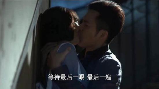 钟汉良的凸起照片：钟汉良下部凸起照片(点击浏览下一张趣图)