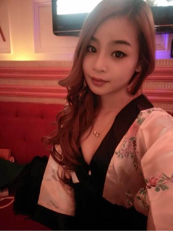 妻子三人行感受图片：夫妻 三人行 真实 刺激(7)(点击浏览下一张趣图)