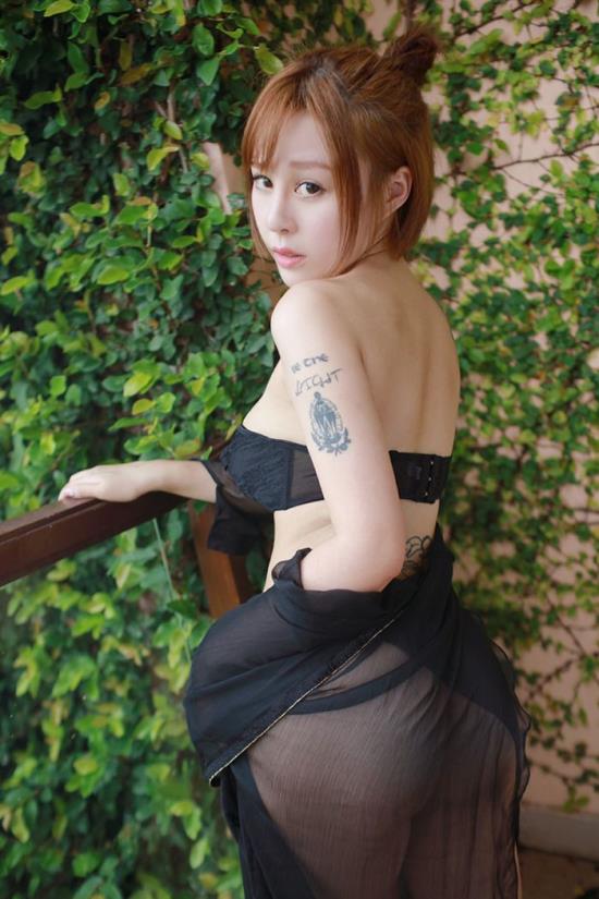 张萧倩人体艺术照：张佼佼人体艺术(4)(点击浏览下一张趣图)