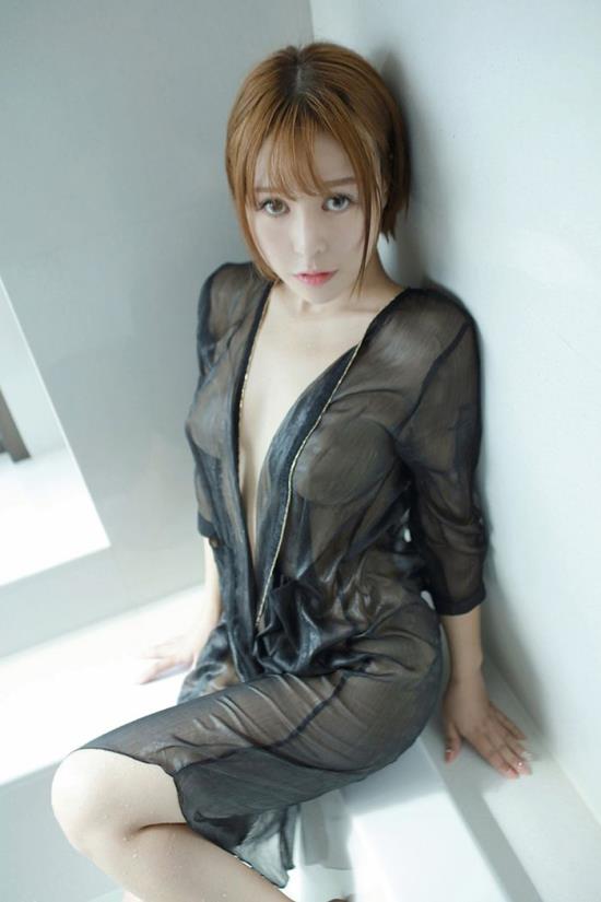 张涓涓人体十六张照片：99艺术网(2)(点击浏览下一张趣图)