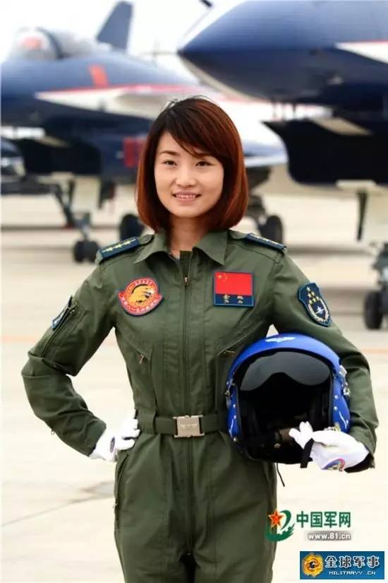 中国空军军人美女图片(点击浏览下一张趣图)