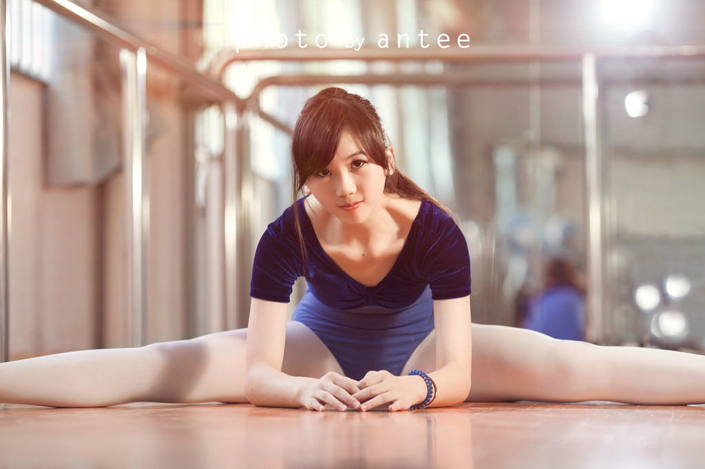 女人的身体蜂鸟网：女人的身体蜂鸟 美女(4)(点击浏览下一张趣图)