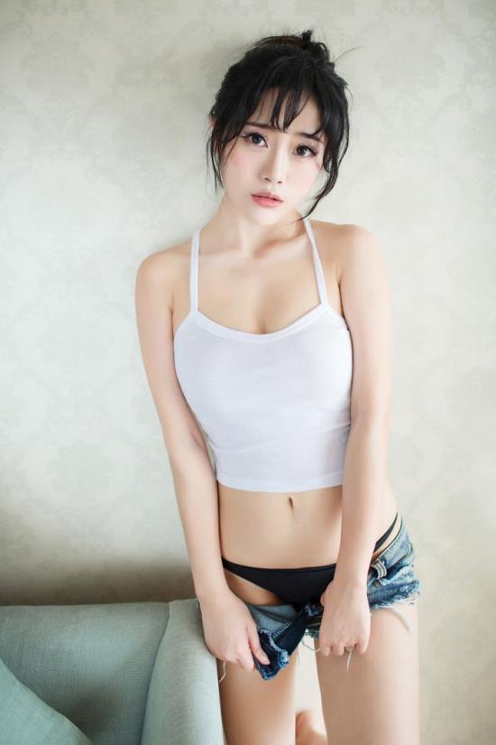 特大的j老骚奶10p：双飞两位性感女医生15p(点击浏览下一张趣图)