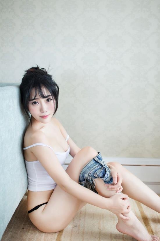 校花的粉嫩屁10p：美女吸肛脱肛20p(3)(点击浏览下一张趣图)