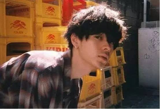 16岁帅哥照片同一个人：真实男生照片同一个人(4)(点击浏览下一张趣图)