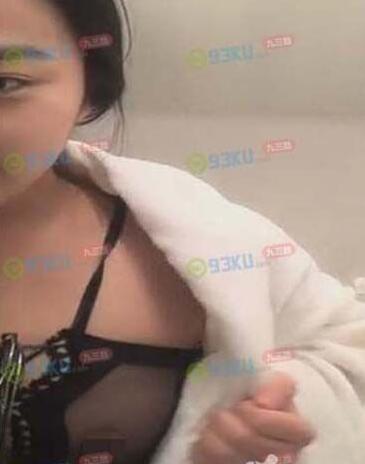 95后女主播雪梨枪图片：雪梨枪在线播放秒拍(3)(点击浏览下一张趣图)