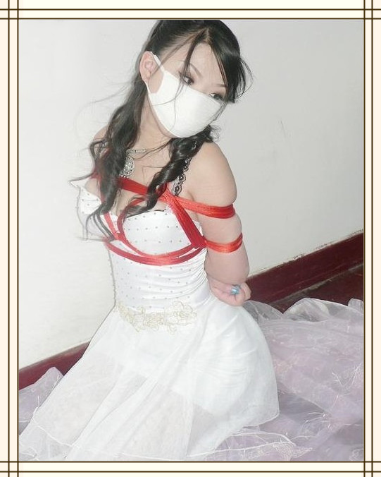 手机自拍视频上传视频：rosi口罩系列合集(点击浏览下一张趣图)