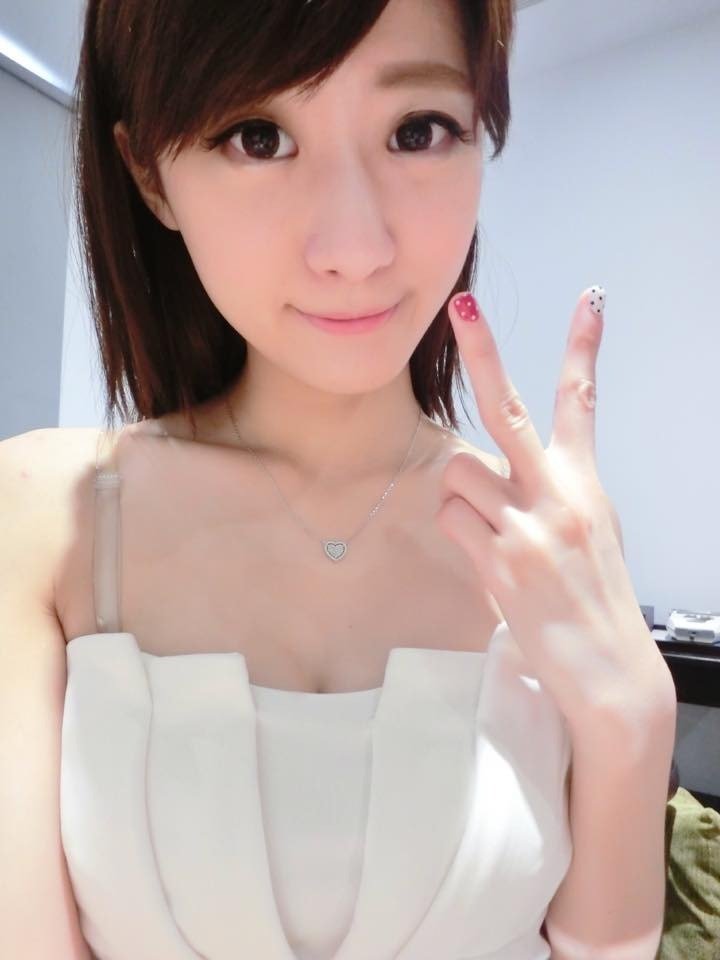中国前十名美女的胸部图片：胸部太大美女图片大全(3)(点击浏览下一张趣图)