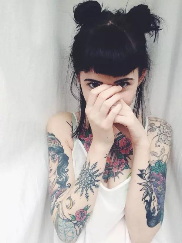 女孩胸口纹身图案大全：乳沟纹身图案大全女(7)(点击浏览下一张趣图)