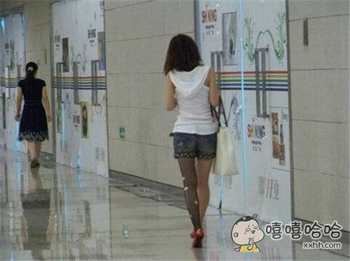 妹子你这是穿了吗图片：妹子你就这样出门(5)(点击浏览下一张趣图)