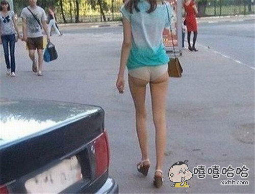 妹子你这是穿了吗图片：妹子你就这样出门(11)(点击浏览下一张趣图)