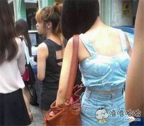 妹子你这是穿了吗图片：妹子你就这样出门(13)(点击浏览下一张趣图)