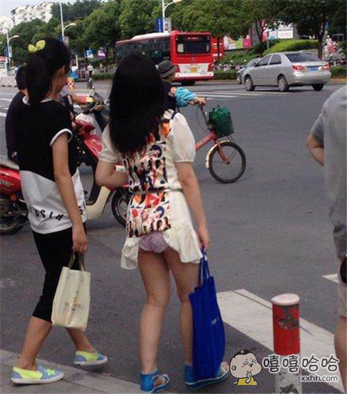 妹子出门太粗心了：妹子这样穿还不如脱了图片(6)(点击浏览下一张趣图)