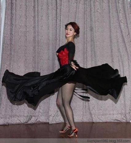 留守妇女性压抑图片：留守妇女露水夫妻图片(3)(点击浏览下一张趣图)
