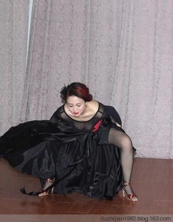 留守妇女性压抑图片：留守妇女露水夫妻图片(6)(点击浏览下一张趣图)