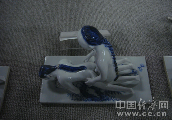 阴阳人下面的图片：天生的阴阳人图片，阴阳人器官长什么样(点击浏览下一张趣图)