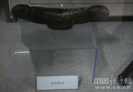 阴阳人下面的图片：天生的阴阳人图片，阴阳人器官长什么样(4)(点击浏览下一张趣图)