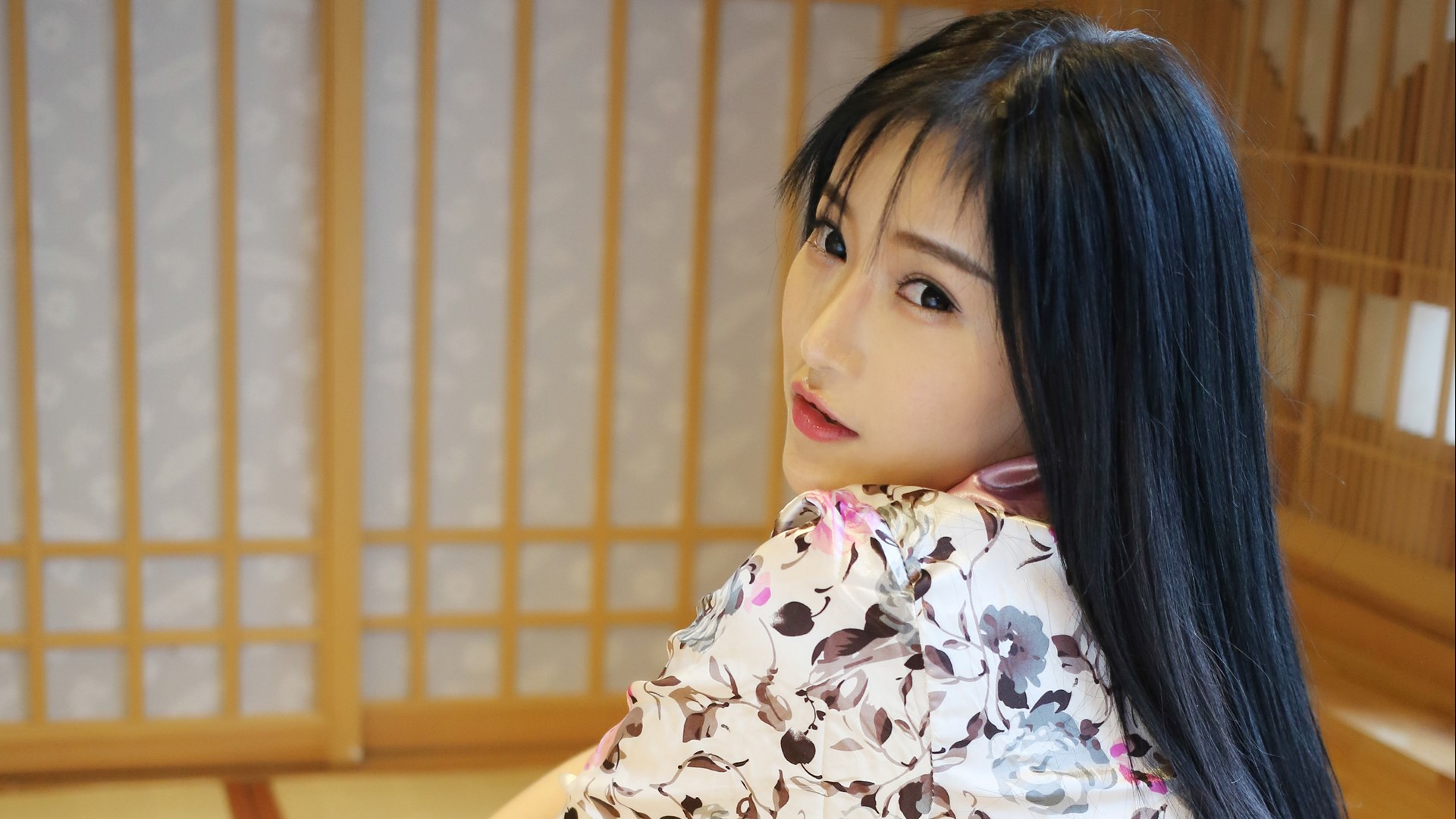 日本女人出嫁前给父亲图：日本女人谁都可以睡(4)(点击浏览下一张趣图)