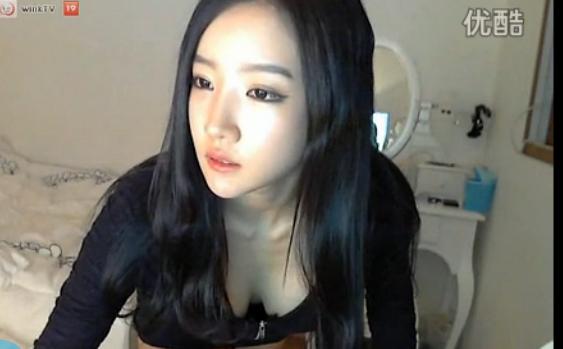 女主播擦身,忘关摄像头：女主播忘关视频洗澡(5)(点击浏览下一张趣图)