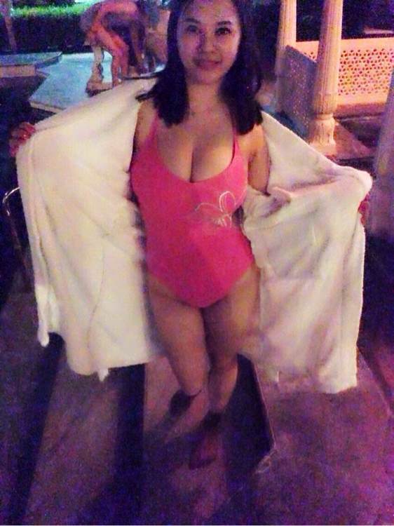 半老徐娘性感的图片：半老徐娘疯狂照图片(5)(点击浏览下一张趣图)