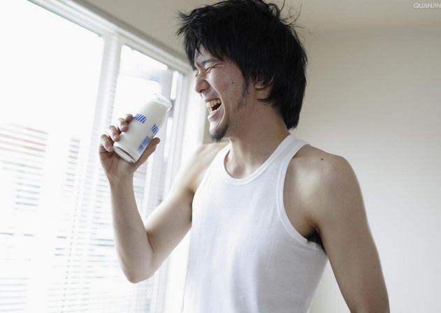 牛奶+鸡蛋 六种喝牛奶方式如服毒(8)(点击浏览下一张趣图)