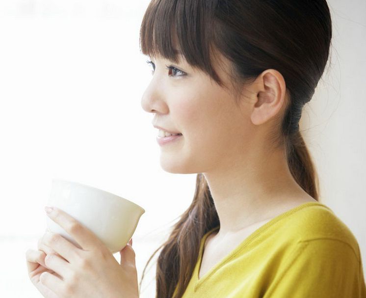 空腹喝茶危害大  你所不知的饮茶禁忌(10)(点击浏览下一张趣图)