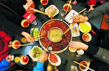 火锅汤久煮变毒药!冬季吃火锅致命禁忌(9)(点击浏览下一张趣图)