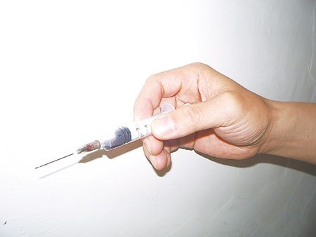 床头必放这3个物件 随时可以救你的命(5)(点击浏览下一张趣图)