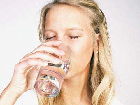 床头必放这3个物件 随时可以救你的命(12)(点击浏览下一张趣图)