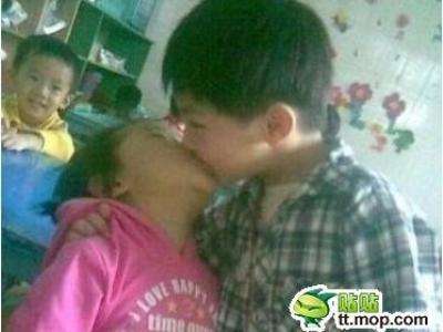 初中生和小学生早恋：6年级早恋恶心图片(4)(点击浏览下一张趣图)