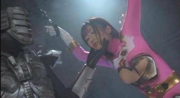 女奥特曼被怪兽摸全身搜狐视频：女奥特曼被怪兽摸全身(点击浏览下一张趣图)