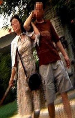 给孤寡老人提供性服务：桑拿失足女性服务视频(5)(点击浏览下一张趣图)