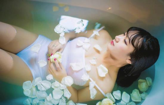 父亲猜女儿美丽：丑父亲与女儿秋玲 丑爸爸和漂亮的女儿(2)(点击浏览下一张趣图)