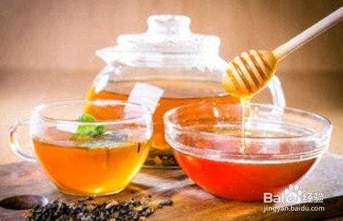 喝蜂蜜水10大禁忌 睡前不能喝(点击浏览下一张趣图)