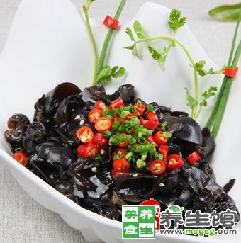 木耳和这些食物搭配 容易中毒(点击浏览下一张趣图)