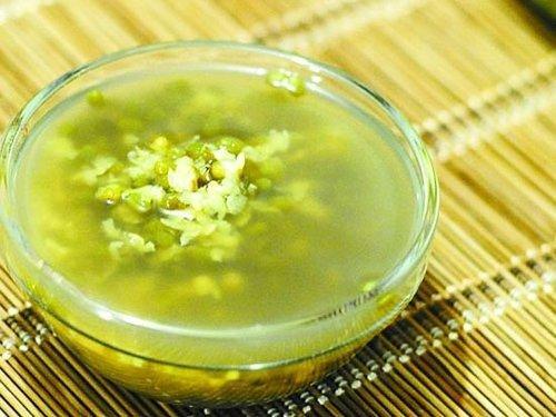 绿豆汤去火 喝法不对很伤身(点击浏览下一张趣图)