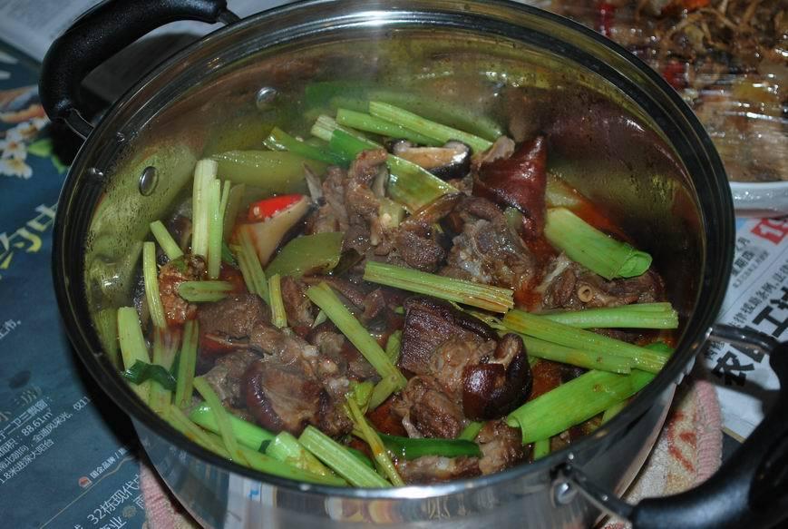 吃完狗肉不能吃什么(2)(点击浏览下一张趣图)