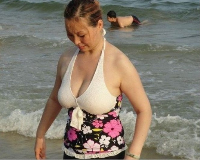 老公想上我妈妈怎么办：放学回家撞见母亲出轨(2)(点击浏览下一张趣图)