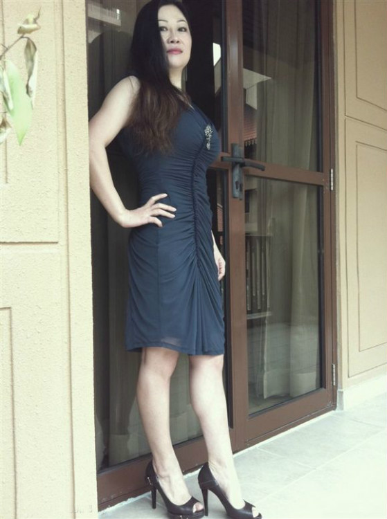 如狼似虎中年女人照片：微信约炮约了妈妈出来(2)(点击浏览下一张趣图)