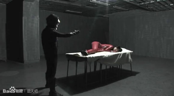 女奥特曼受难被扒衣服图片：女奥特曼受难图片(3)(点击浏览下一张趣图)