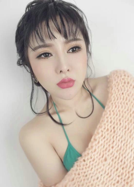 小女孩露小鸡图片大全：女人的小机机样子图片(5)(点击浏览下一张趣图)