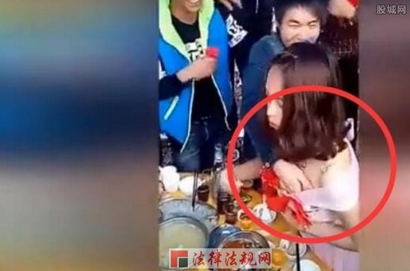 90后闹洞房很黄很爆：最疯狂的闹洞房 农村闹洞房很黄(2)(点击浏览下一张趣图)