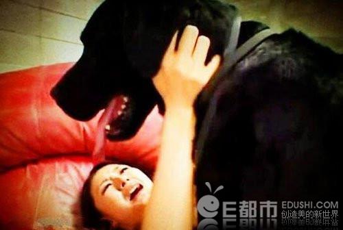 女生洗澡80%会自慰：女孩怎样自慰,详细点 女的拿什么来自慰(3)(点击浏览下一张趣图)