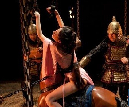 古代女子肛门刑法图片：肛门扩到最大的照片(点击浏览下一张趣图)