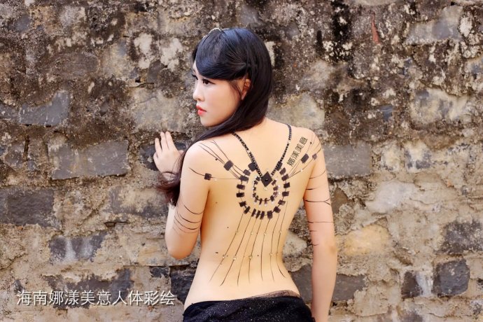 海南美女室內教育：第二期海南人体(4)(点击浏览下一张趣图)