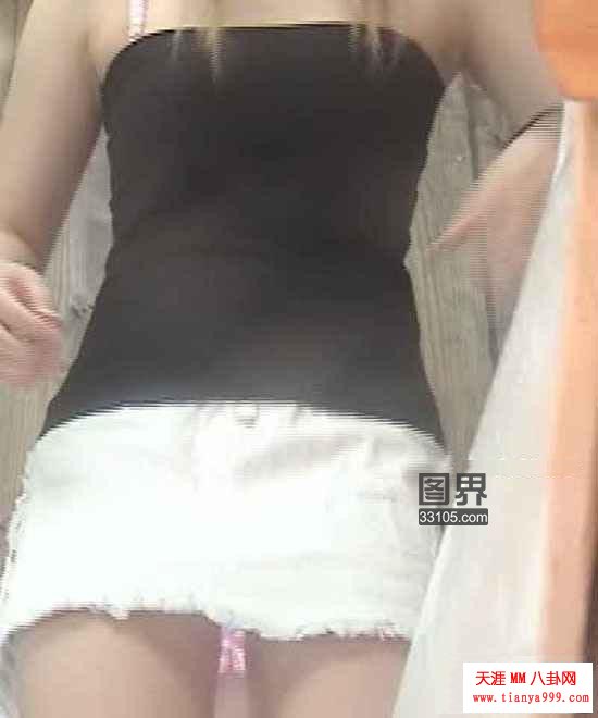 女生全身洗澡的视频:小学女生五年级洗澡图片(2)(点击浏览下一张趣图)