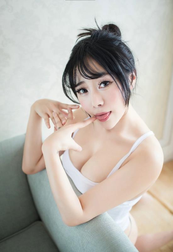 美女粉鲍圆滑粉嫩：白嫩少妇粉嫩粉鲍鱼(4)(点击浏览下一张趣图)