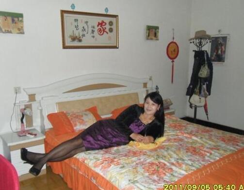 睡离异女人照片：45岁离婚女人电话照片(3)(点击浏览下一张趣图)