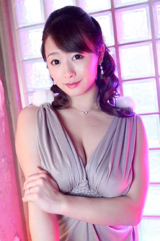 白石茉莉奈 黑人 截图：白石茉莉奈高潮截屏图(6)(点击浏览下一张趣图)