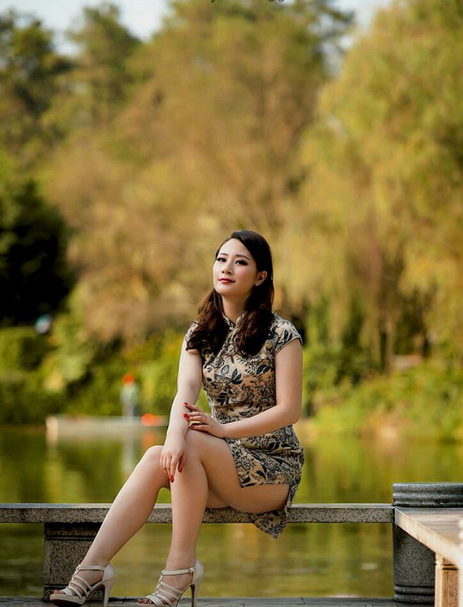 30岁衬衫少妇图片：30岁小少妇图 30岁少妇12p(2)(点击浏览下一张趣图)